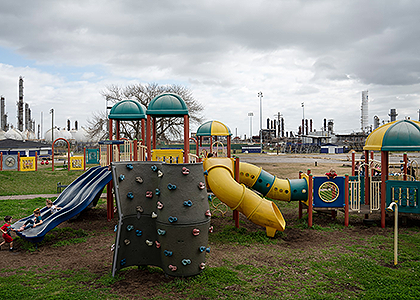Children are seen at a playground across from the TCP Group plant that exploded in late 2019 in Port Neches, Texas, on Feb. 4, 2021. Photo: Verónica G. Cárdenas for The Intercept Children are seen at a playground across from the TCP Group plant that exploded in late 2019 in Port Neches, Texas, on Feb. 4, 2021. Photo: Verónica G. Cárdenas for The Intercept
