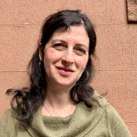 Headshot of Amanda Aronczyk.