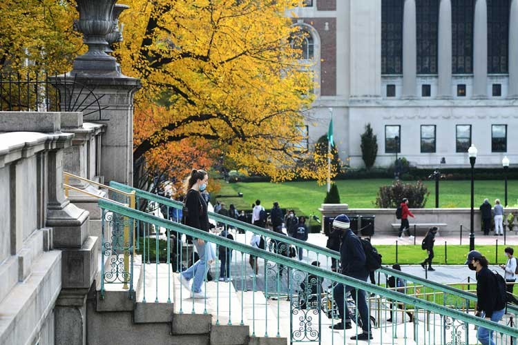 Fall foliage on campus (photo by Eileen Barroso)