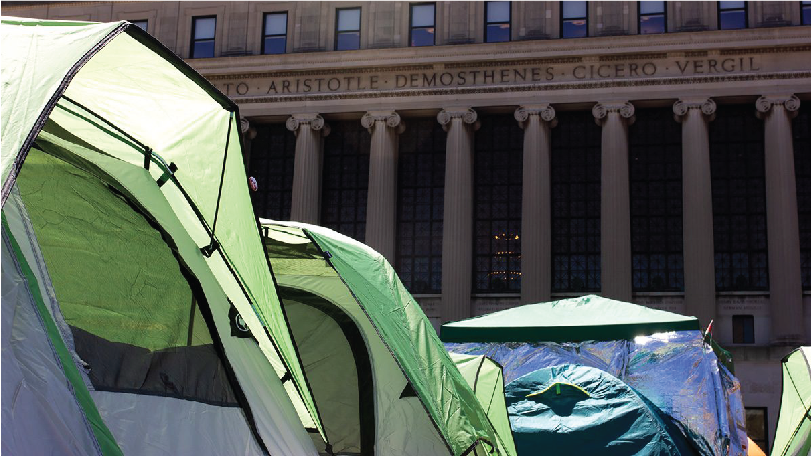 An encampment set up in front of Butler Library. Photo by Edward Lopez of City Newsroom.