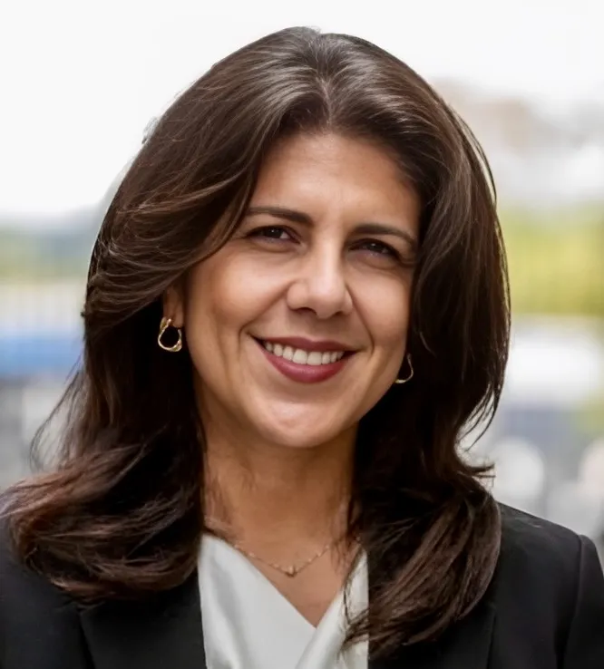 Elena Cabral