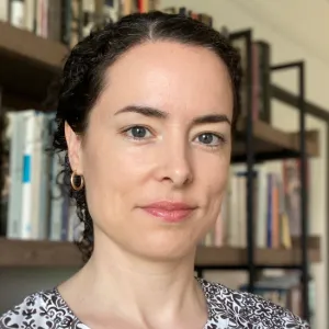 Headshot of Tara García Mathewson