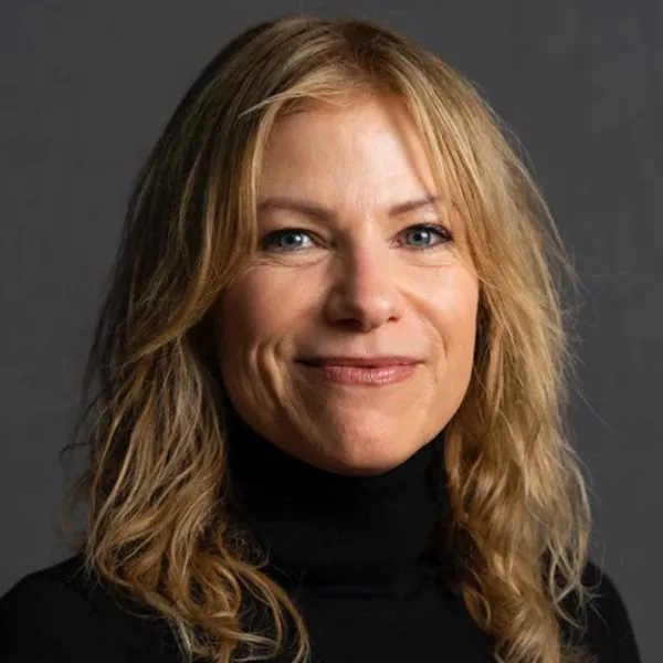 Headshot of Joanne Faryon
