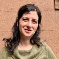Headshot of Amanda Aronczyk.