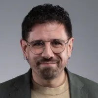 Headshot of Anis Heydari. 