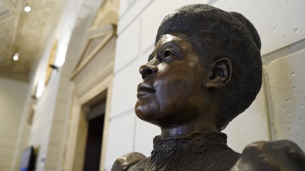 The bust of pioneering journalist Ida B. Wells in the lobby of Pulitzer Hall. 