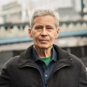 Headshot of Alexander Stille
