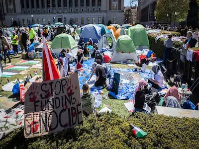 Students gather to protest on Columbia's West Lawn. 