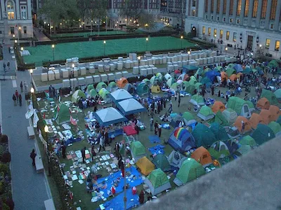 Photo of Columbia students protesting on campus. 