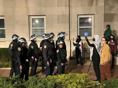 Photo of NYPD on Columbia's campus. 