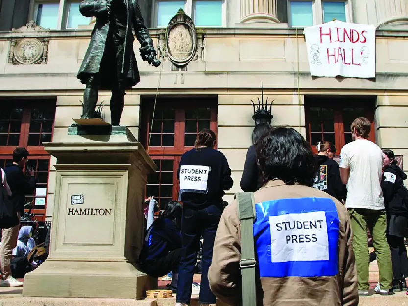 Student reporters gather outside Hamilton Hall on the Columbia University campus the day after protestors occupied the building. Photo by Stabile Fellow Mutka Joshi, '24 M.S.