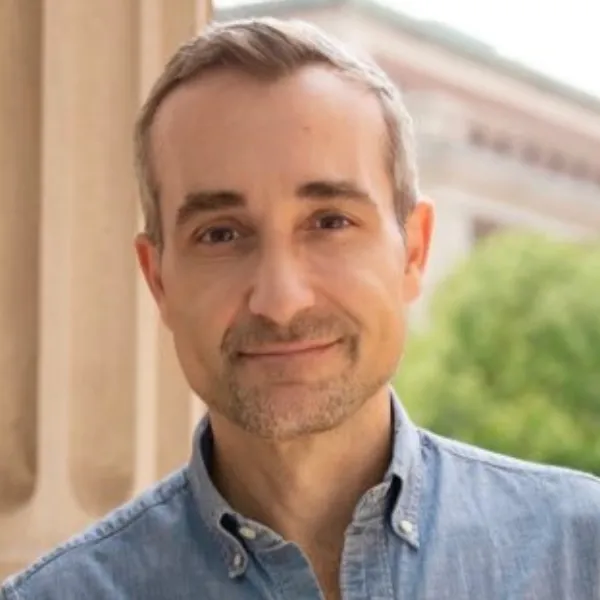 Headshot of Juan Manuel Benítez. 